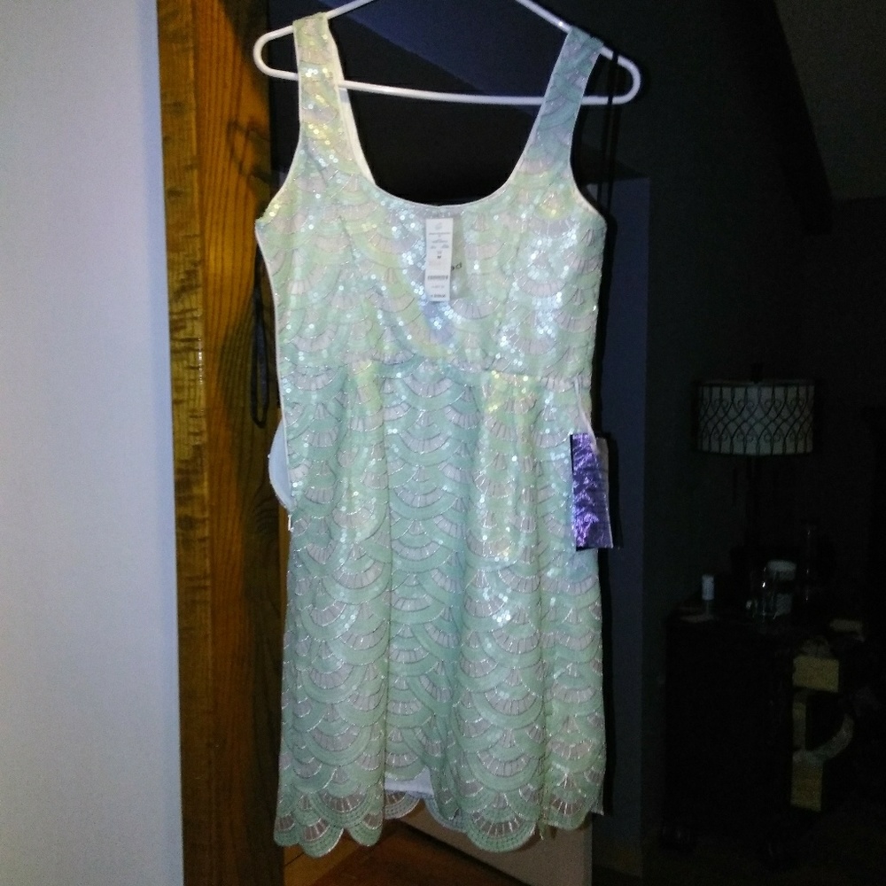 Bebe dress
